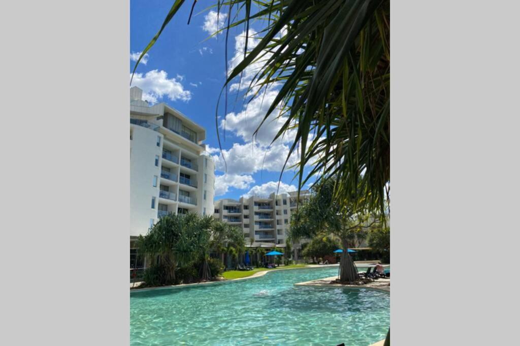 Ocean Bliss - Top Floor Beachfront Studio With Amazing Views ! Marcoola Bagian luar foto