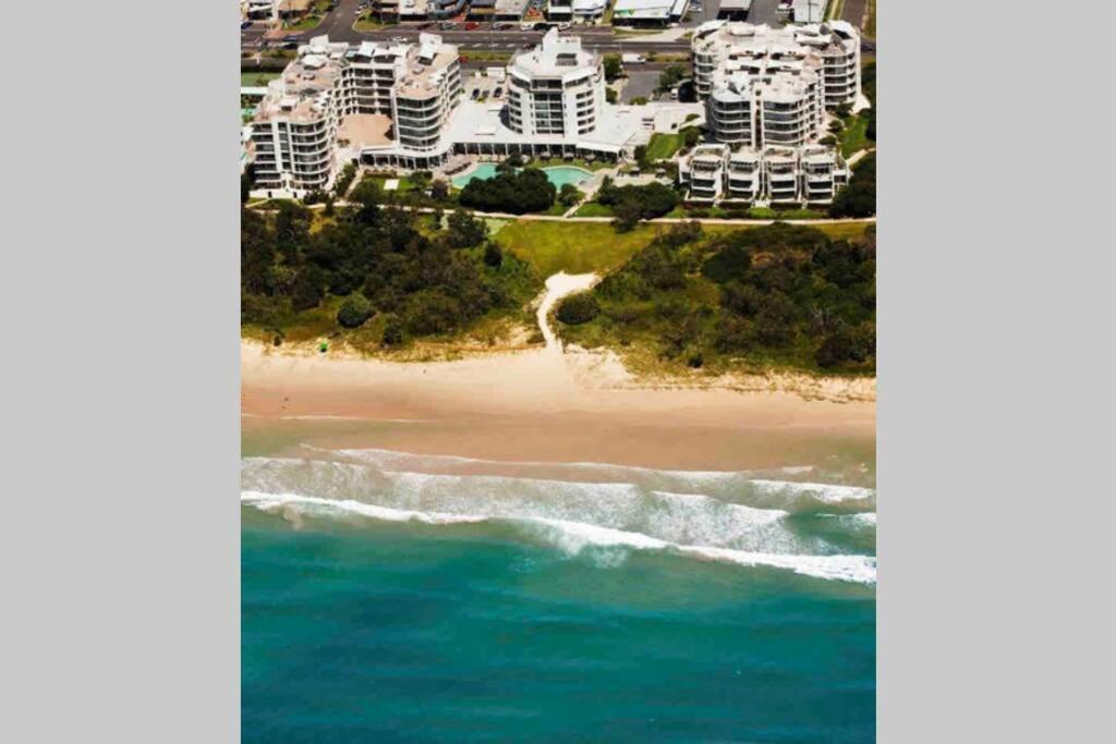 Ocean Bliss - Top Floor Beachfront Studio With Amazing Views ! Marcoola Bagian luar foto