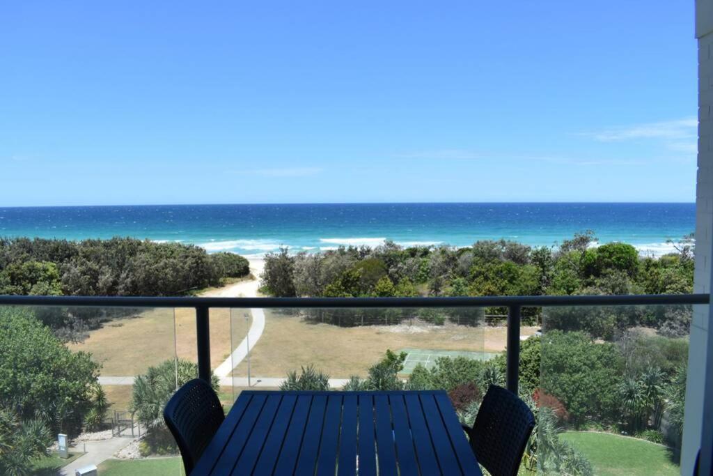 Ocean Bliss - Top Floor Beachfront Studio With Amazing Views ! Marcoola Bagian luar foto