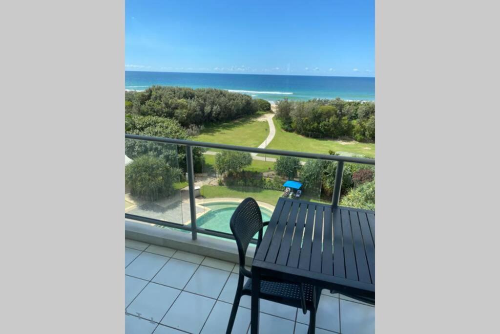 Ocean Bliss - Top Floor Beachfront Studio With Amazing Views ! Marcoola Bagian luar foto